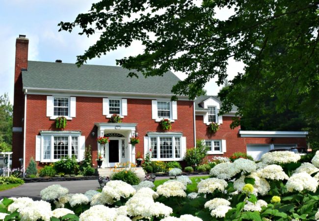 Relaxing in the Quebec Countryside at the Elegant Auberge Les Pignons Verts