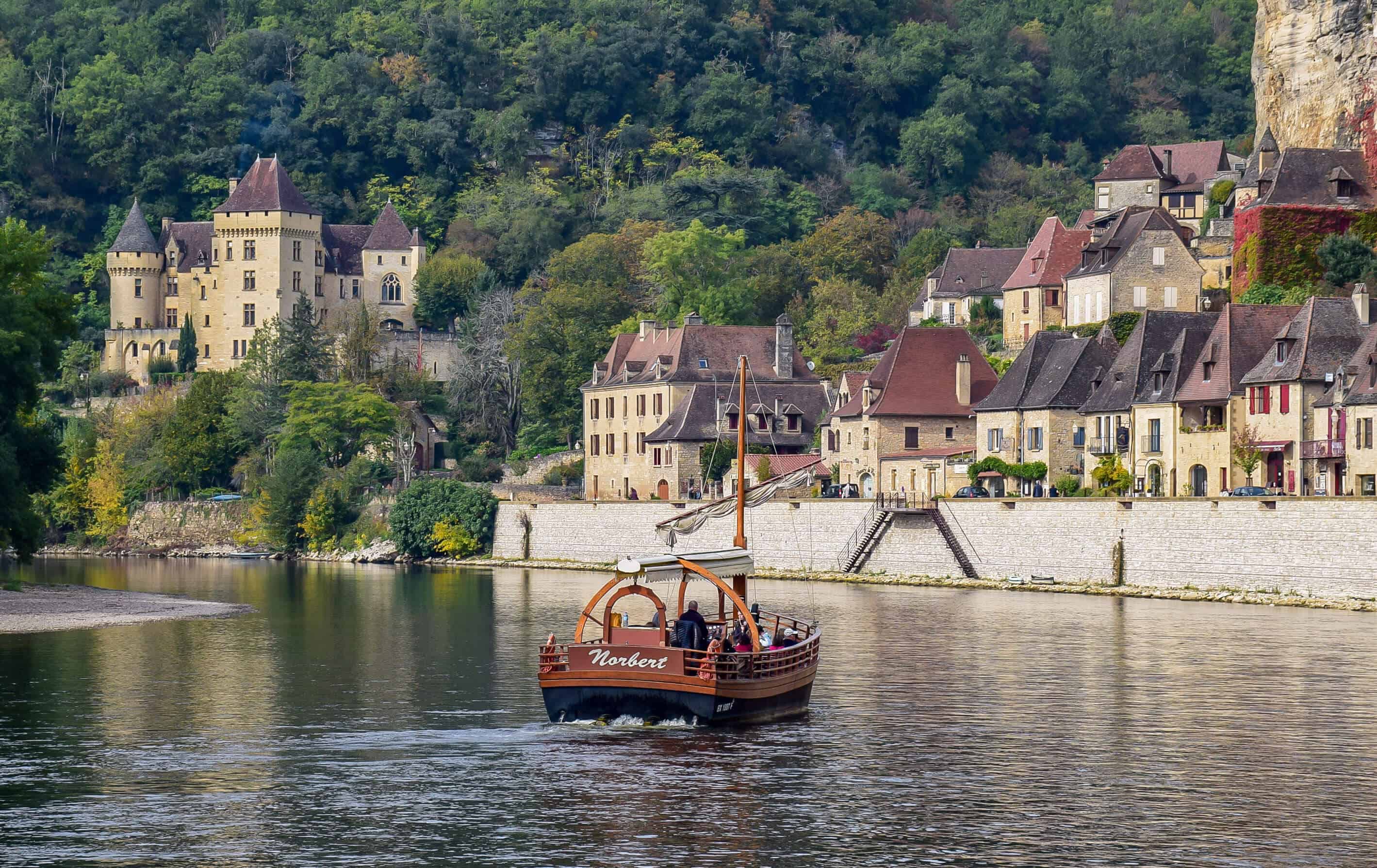 travel guide to dordogne